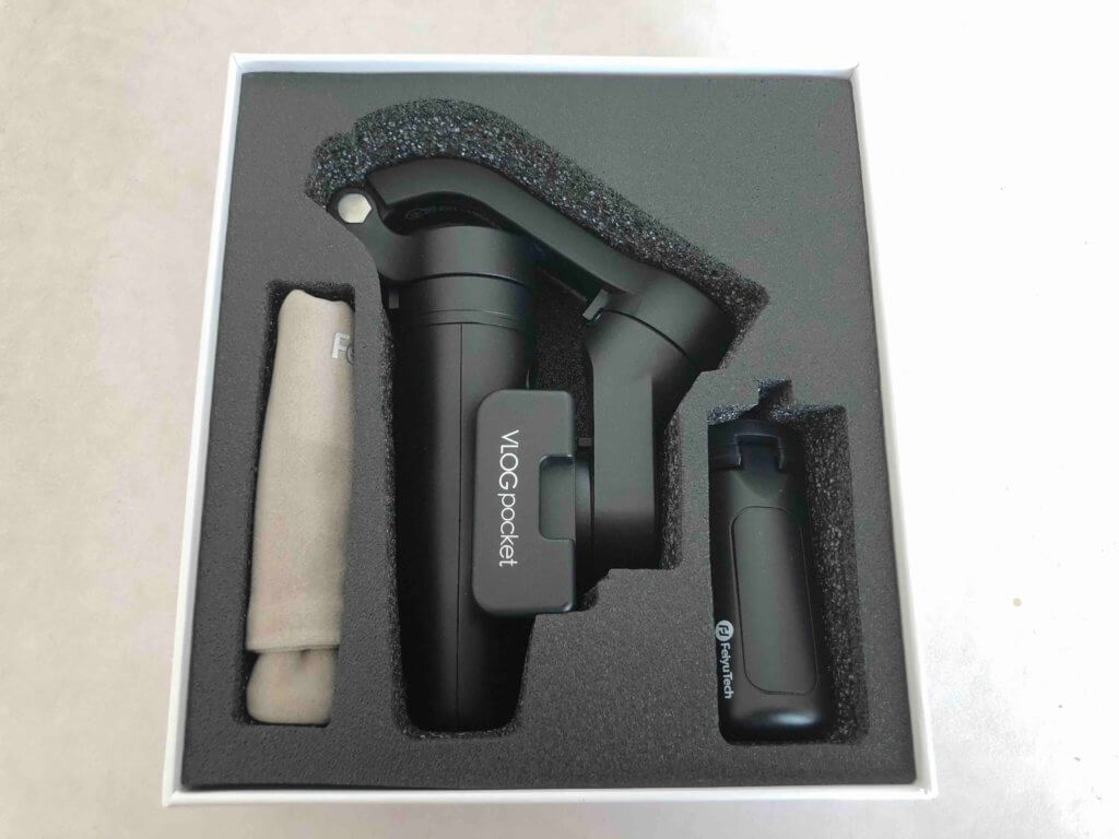 箱に入ったVLOG pocketの同梱物